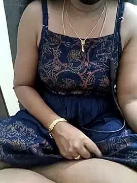 Snapshot of Tamil_Vishalini chatting on 03-06-25, 03:13 Tamil Vishalini online show from 03-06-25, 03:13