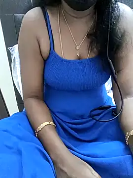 Snapshot of Tamil_Vishalini chatting on 02-20-25, 11:32 Tamil Vishalini online show from 02-20-25, 11:32