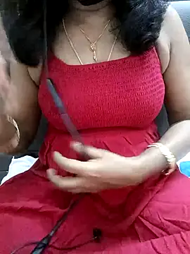 Snapshot of Tamil_Vishalini chatting on 03-18-25, 04:17 Tamil Vishalini online show from 03-18-25, 04:17