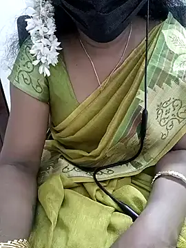 Snapshot of Tamil_Vishalini chatting on 02-08-25, 04:36 Tamil Vishalini online show from 02-08-25, 04:36