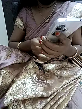 Snapshot of Tamil_Vishalini chatting on 01-25-25, 04:56 Tamil Vishalini online show from 01-25-25, 04:56