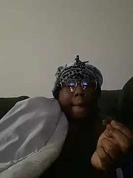 Snapshot of DamnBubbles chatting on 01-21-25, 01:11 DamnBubbles online show from 01-21-25, 01:11