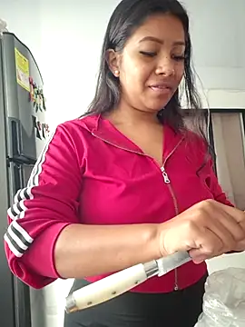 Snapshot of PaulaOrtiz_1 chatting on 10-11-25, 04:19 PaulaOrtiz 1 online show from 10-11-25, 04:19