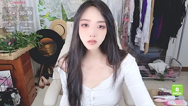 Snapshot of xiaotiantian-76 chatting on 05-17-26, 10:59 xiaotiantian-76 online show from 05-17-26, 10:59