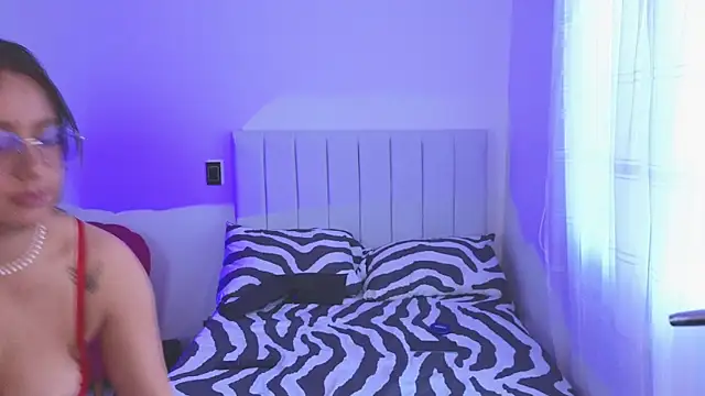 Snapshot of Gretta_Hot chatting on 01-09-26, 02:02 Gretta Hot online show from 01-09-26, 02:02