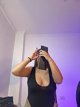 Snapshot of Gretta_Hot chatting on 10-28-25, 07:46 Gretta Hot online show from 10-28-25, 07:46