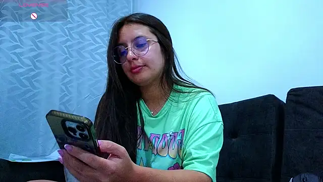 Snapshot of Gretta_Hot chatting on 02-18-25, 12:05 Gretta Hot online show from 02-18-25, 12:05