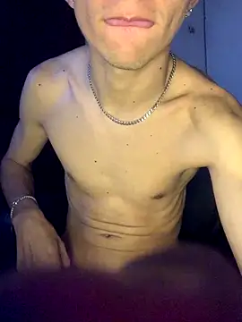 gabrielzinnnn085 online show from 10-22-25, 09:24