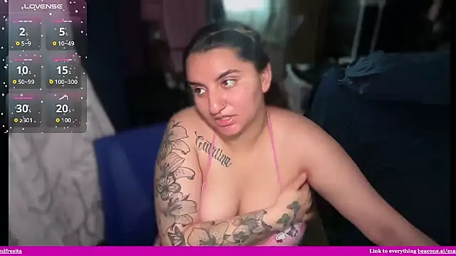 Snapshot of mamifresita chatting on 06-15-26, 01:06 mamifresita online show from 06-15-26, 01:06
