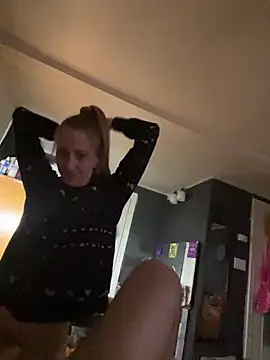 Snapshot of jerjenn chatting on 04-11-26, 10:41 jerjenn online show from 04-11-26, 10:41