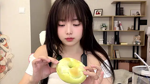 Chenjing0 online show from 10-21-25, 02:55