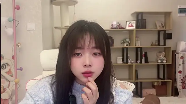 Chenjing0 online show from 12-14-25, 03:35