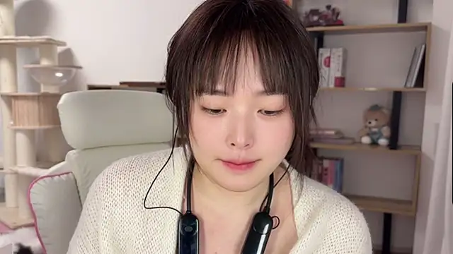 Chenjing0 online show from 03-26-26, 12:47