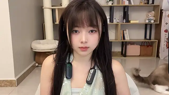 Chenjing0 online show from 10-11-25, 03:18