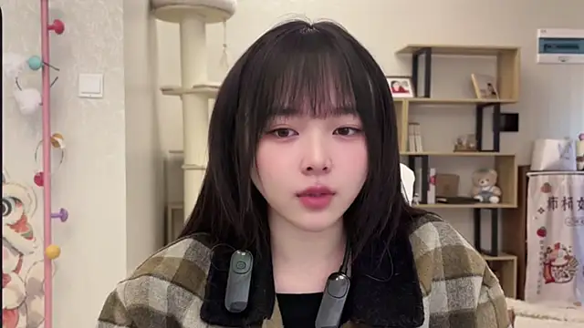 Chenjing0 online show from 12-21-25, 04:14