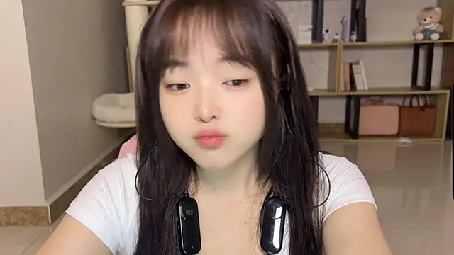 Chenjing0 online show from 10-07-25, 02:23