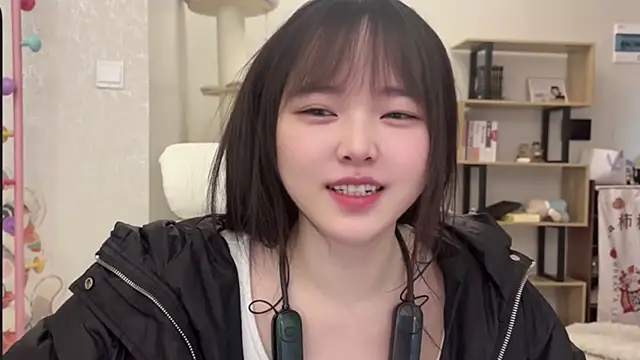 Chenjing0 online show from 11-28-25, 04:12