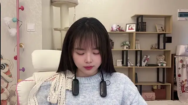 Chenjing0 online show from 12-16-25, 04:17