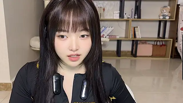 Chenjing0 online show from 10-08-25, 02:35