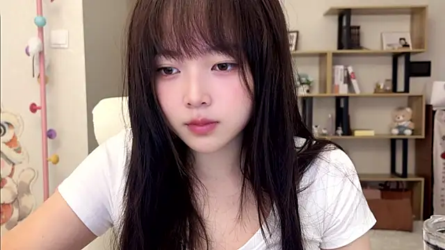 Chenjing0 online show from 10-20-25, 02:57