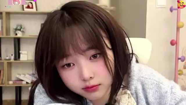 Chenjing0 online show from 07-15-26, 12:56