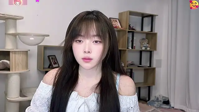 Chenjing0 online show from 06-04-26, 12:21