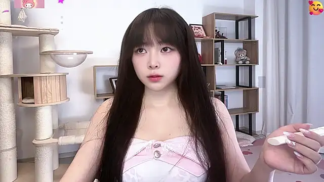 Chenjing0 online show from 07-18-26, 12:47
