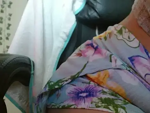 Snapshot of Dirtydiva1 chatting on 03-19-25, 08:43 Dirtydiva1 online show from 03-19-25, 08:43