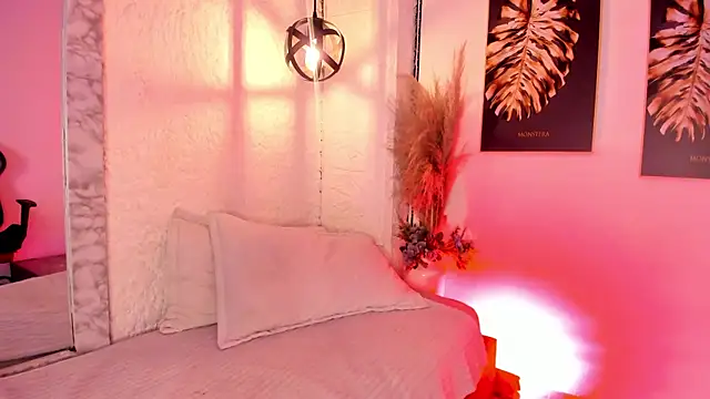 Snapshot of Scarlet_lace chatting on 10-17-25, 11:34 Scarlet lace online show from 10-17-25, 11:34