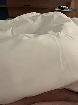 Snapshot of calypsohot chatting on 03-16-26, 08:00 calypsohot online show from 03-16-26, 08:00