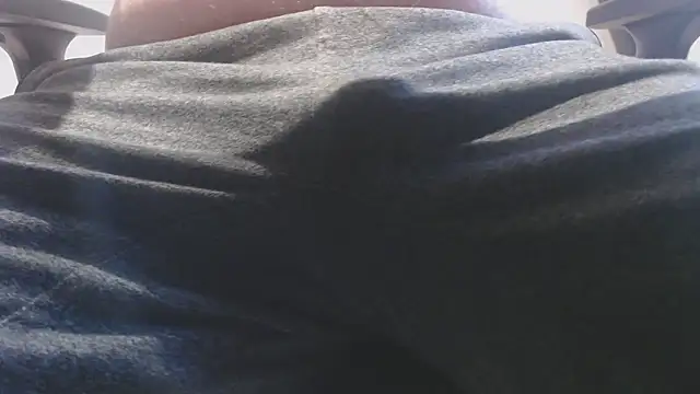 Snapshot of calypsohot chatting on 02-25-26, 05:13 calypsohot online show from 02-25-26, 05:13