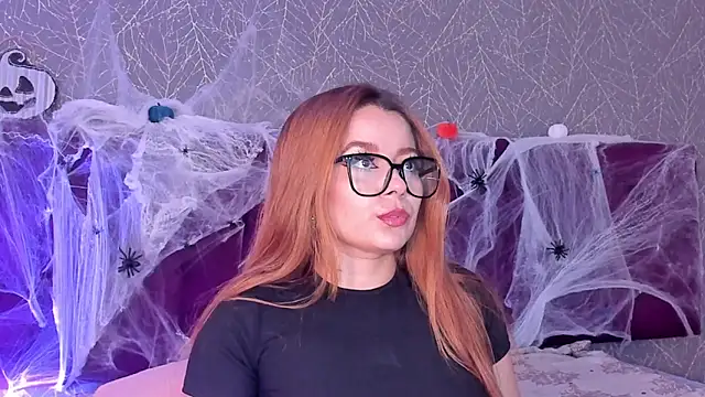 LiaCathaleya online show from 10-13-25, 08:21