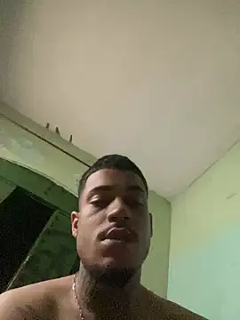 Snapshot of TiagopirocudoMG chatting on 02-20-25, 02:29 TiagopirocudoMG online show from 02-20-25, 02:29