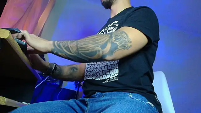 XanderCage99 online show from 12-02-25, 09:11