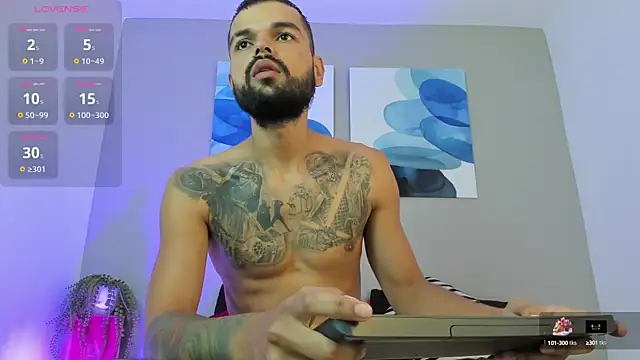 Snapshot of Emilio_Wolf chatting on 03-14-25, 11:01 Emilio Wolf online show from 03-14-25, 11:01