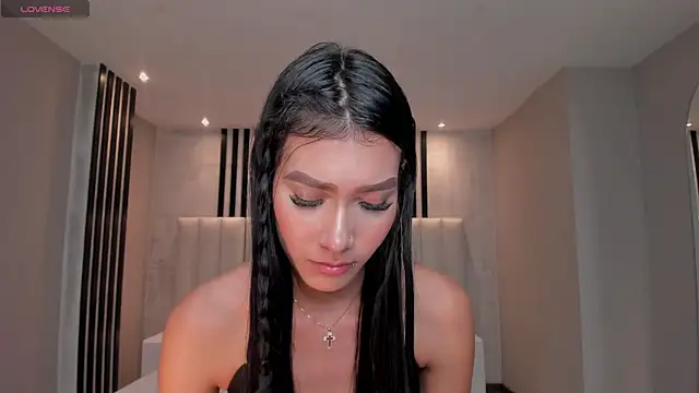 Snapshot of NiaSalvatore chatting on 03-16-25, 01:49 NiaSalvatore online show from 03-16-25, 01:49