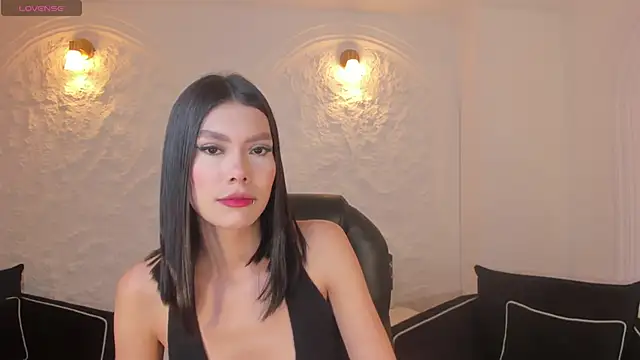 NiaSalvatore online show from 11-23-25, 11:42