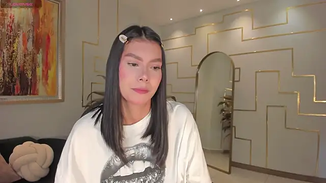 Snapshot of NiaSalvatore chatting on 02-28-26, 02:33 NiaSalvatore online show from 02-28-26, 02:33