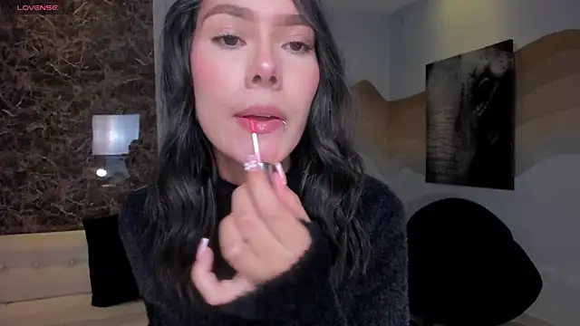 Snapshot of NiaSalvatore chatting on 02-11-26, 05:07 NiaSalvatore online show from 02-11-26, 05:07