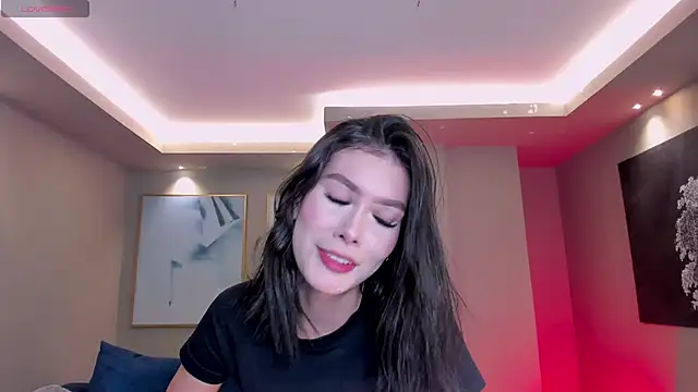 NiaSalvatore online show from 11-29-25, 05:13