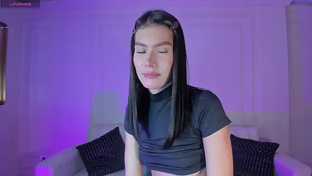 Snapshot of NiaSalvatore chatting on 03-05-26, 03:14 NiaSalvatore online show from 03-05-26, 03:14