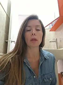 Snapshot of karina_warthon chatting on 05-16-26, 05:34 karina warthon online show from 05-16-26, 05:34