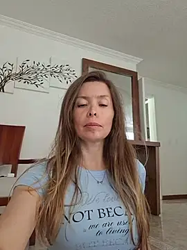 Snapshot of karina_warthon chatting on 05-24-26, 05:35 karina warthon online show from 05-24-26, 05:35