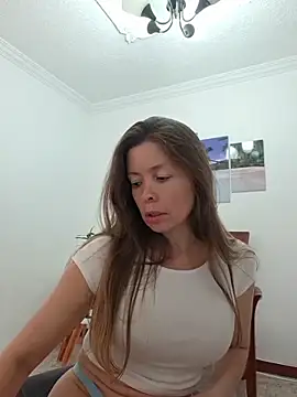 Snapshot of karina_warthon chatting on 06-11-26, 05:32 karina warthon online show from 06-11-26, 05:32