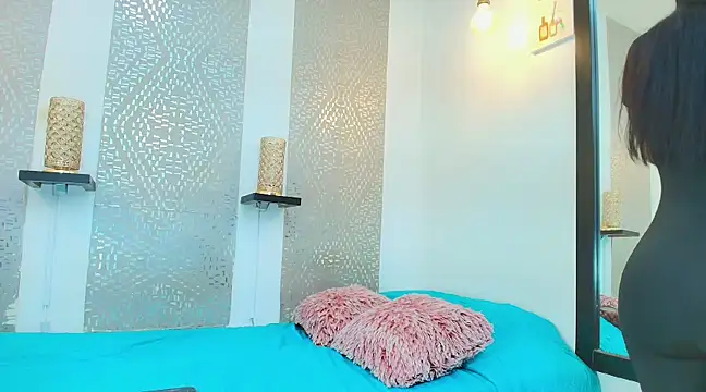 Snapshot of leyli_ass chatting on 03-01-25, 11:47 leyli ass online show from 03-01-25, 11:47
