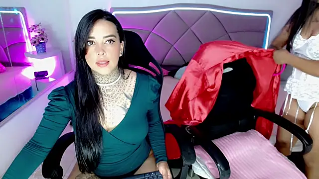 Carolaine01 online show from 12-20-25, 02:20