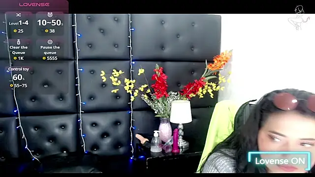 Carolaine01 online show from 03-18-25, 10:04