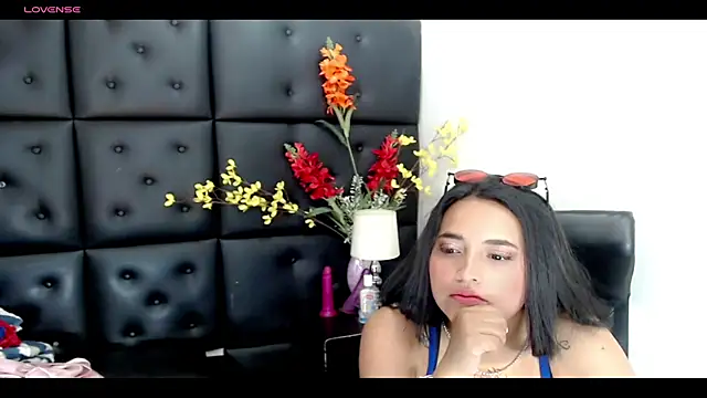 Carolaine01 online show from 03-03-25, 10:10