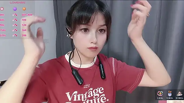 Snapshot of Lucky-xiuxiu chatting on 10-10-25, 04:41 Lucky-xiuxiu online show from 10-10-25, 04:41
