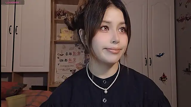 Snapshot of Lucky-xiuxiu chatting on 02-21-25, 01:11 Lucky-xiuxiu online show from 02-21-25, 01:11